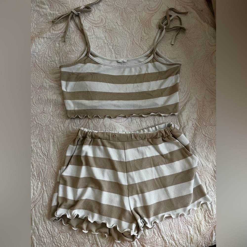 Le Lis Embroidered White and Pink Top